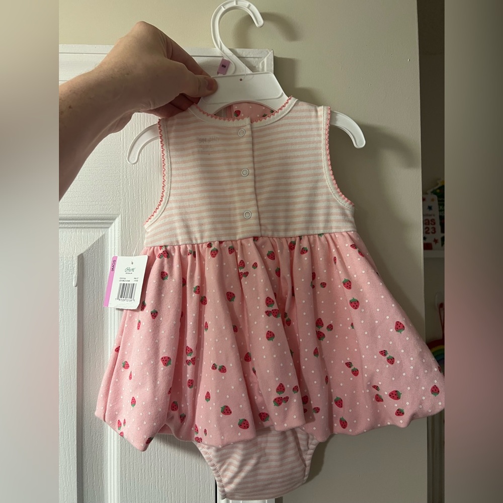 NWT little me set 🍓 - Picture 4 of 4
